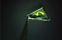 Impressie PoleLed bij McDonalds
